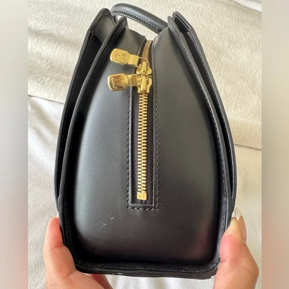 Louis Vuitton Epi Pont Neuf - Black With Gold Hardware - Picture 8 of 12